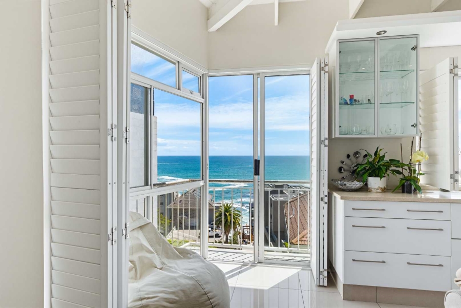 4 Bedroom Property for Sale in Bantry Bay Western Cape